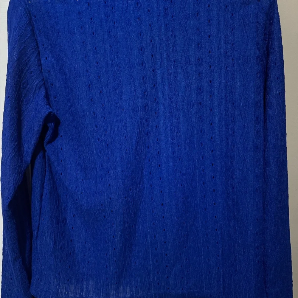 Elegant Sapphire Blue Women's Blouse - Picture 3 of 4